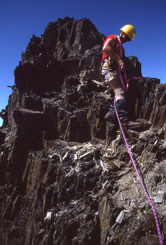 Bailey Trav 040 Aug-1989 Steve Leading on Snagtooth.jpg